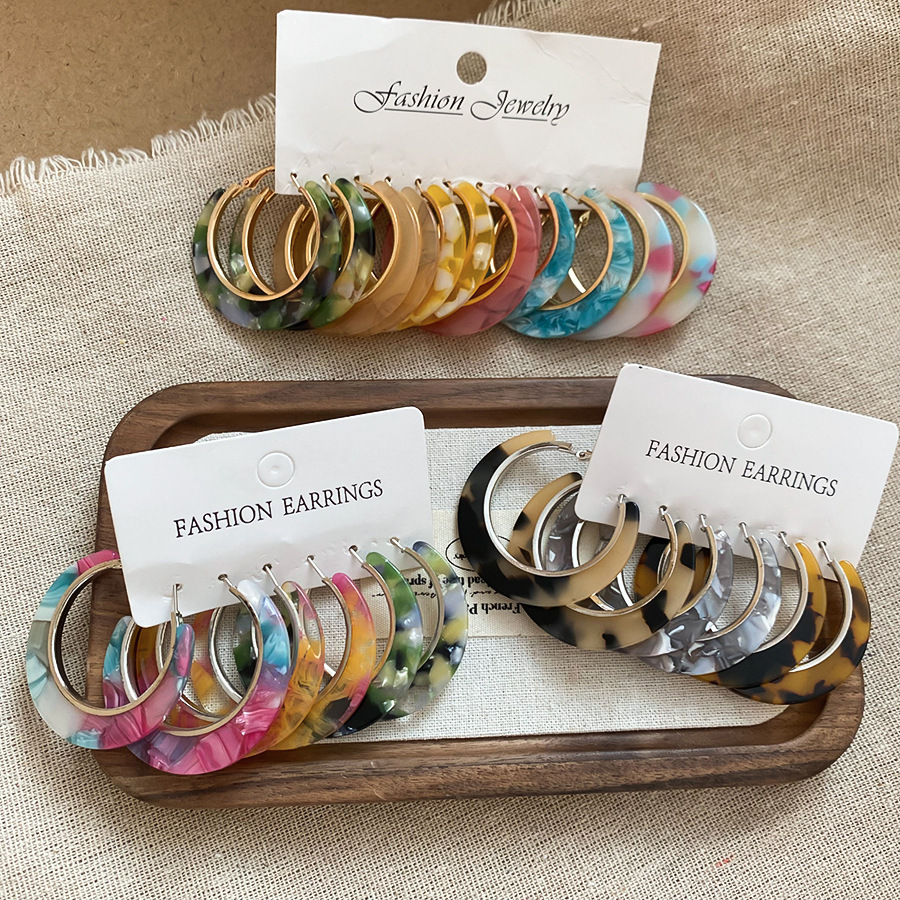 Fashion Big Circle Acrylic Ear - Resin Art Ring recension och pris