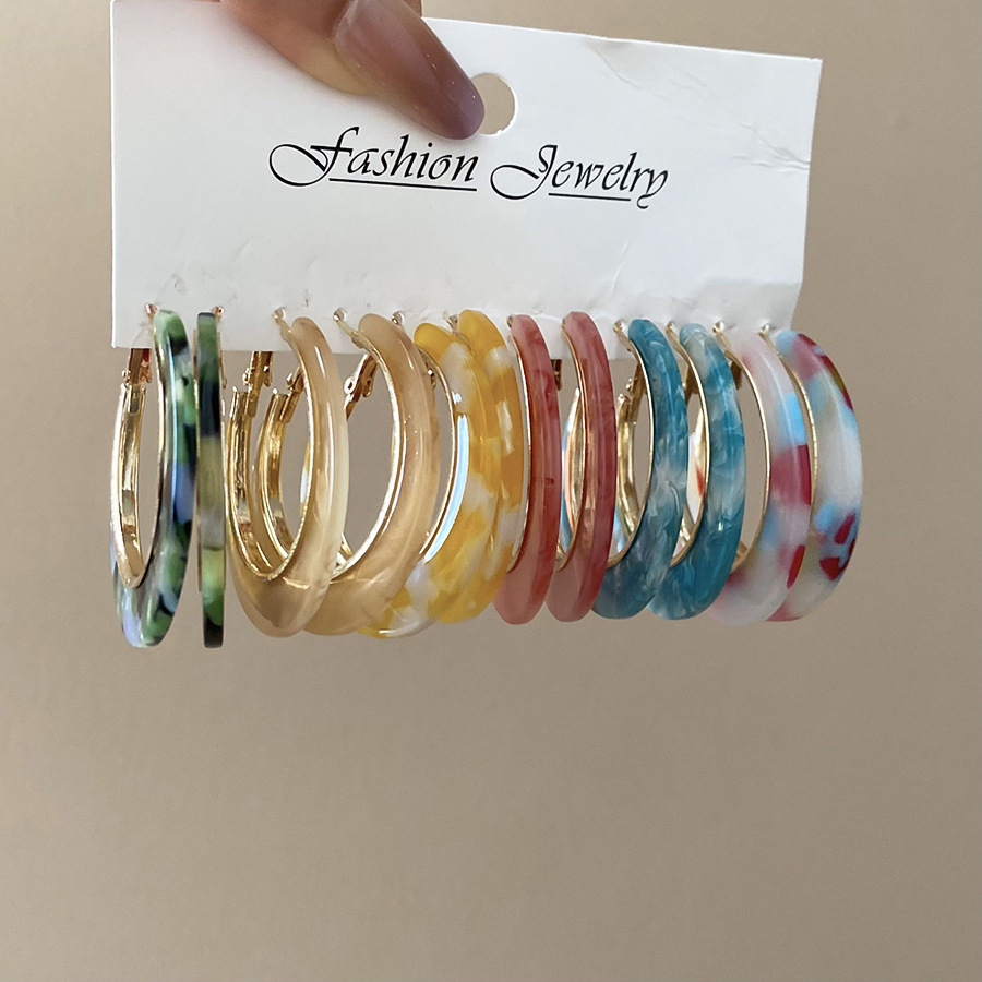 Fashion Big Circle Acrylic Ear - Resin Art Ring recension och pris