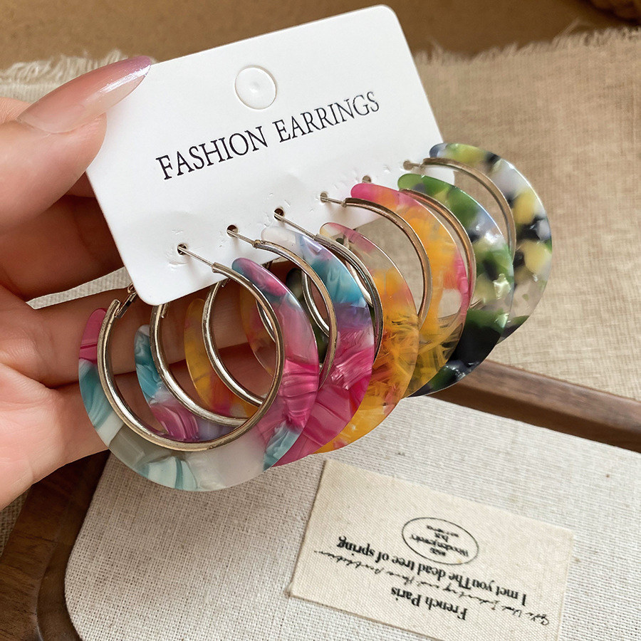 Fashion Big Circle Acrylic Ear - Resin Art Ring recension och pris