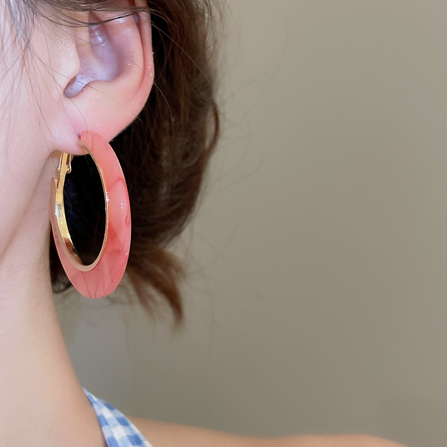 Fashion Big Circle Acrylic Ear - Resin Art Ring recension och pris